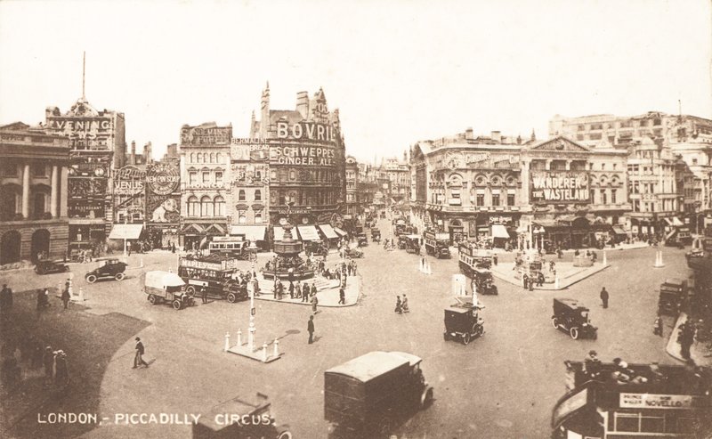 Piccadilly Circus - English Photographer