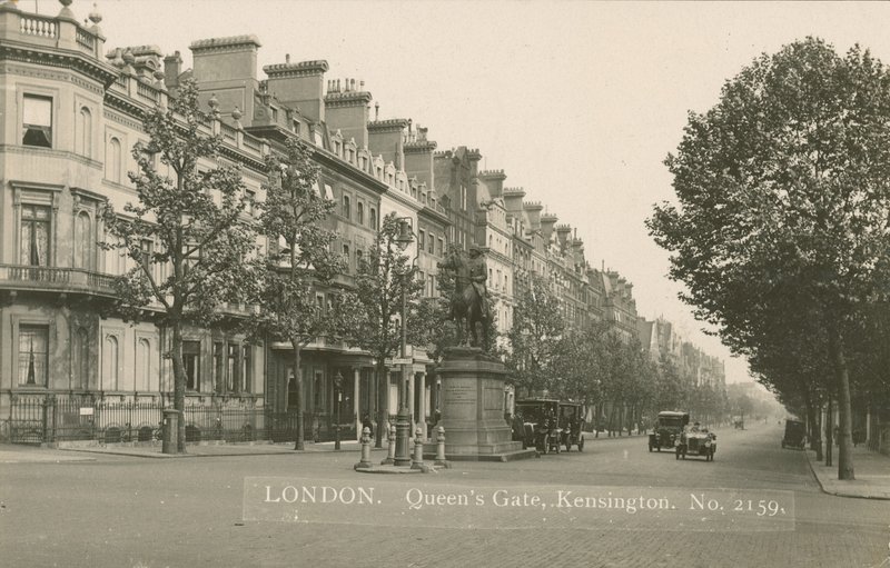 Porte des Reines, Kensington, Londres - English Photographer