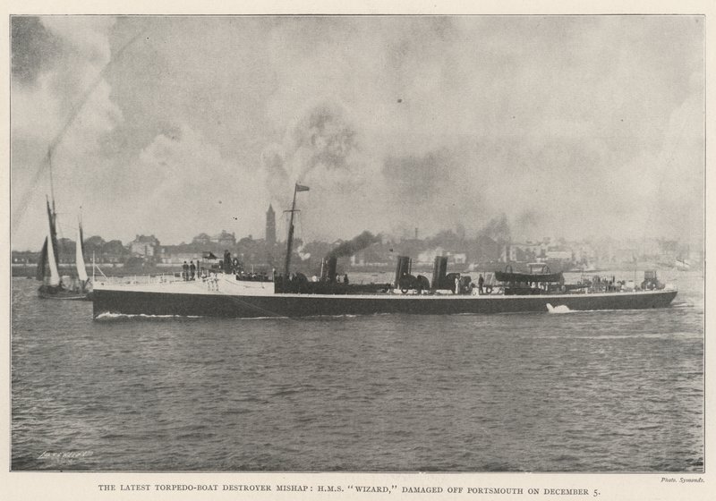 Le dernier incident de torpilleur, HMS Wizard, endommagé au large de Portsmouth le 5 décembre - English Photographer