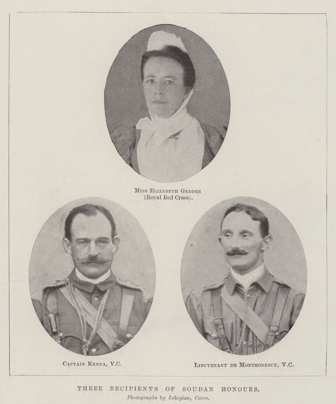 Trois récipiendaires des honneurs du Soudan - English Photographer