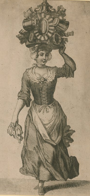 Une femme portant une variété d