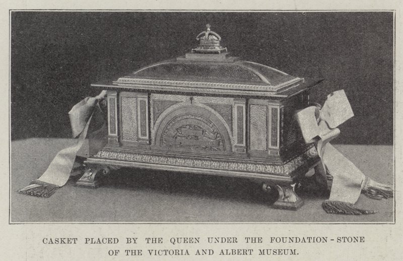 Coffret placé par la reine sous la pierre angulaire du musée Victoria et Albert - English School