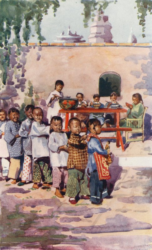 Enfants de Chine : Enfants à table et en train de jouer - English School