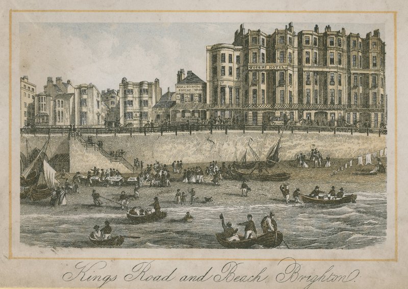 Vue générale de Kings Road et de la plage à Brighton - English School