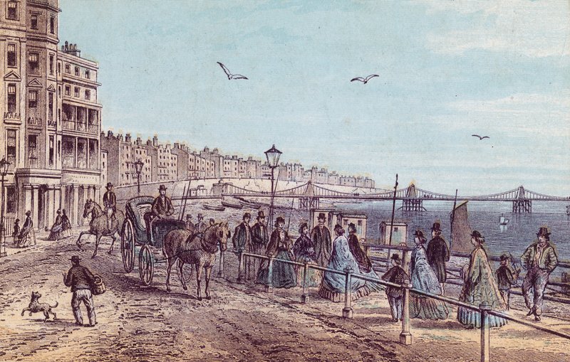 Vue générale des gens sur la promenade à Brighton - English School