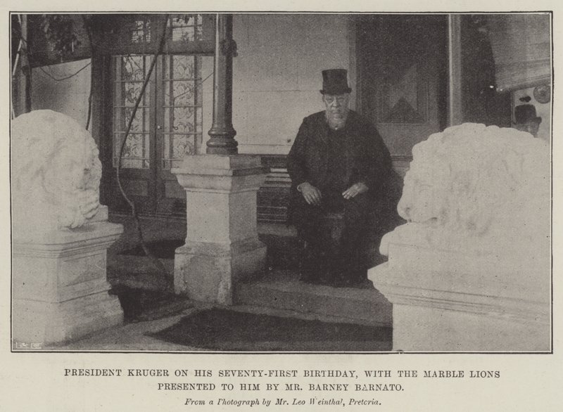 Le président Kruger à son soixante et onzième anniversaire, avec les lions de marbre offerts par M. Barney Barnato (gravure) - English School