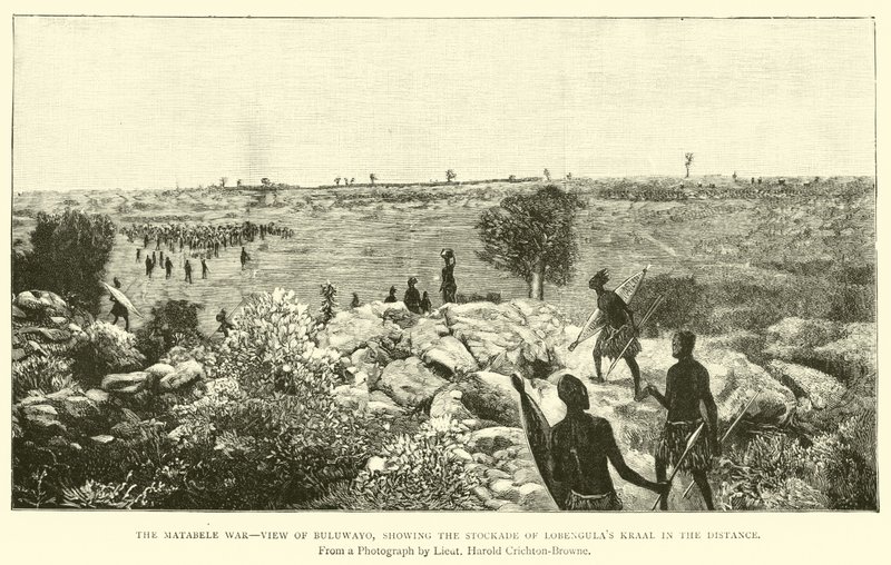 La guerre des Matabélés, vue de Buluwayo, montrant la palissade du kraal de Lobengula au loin - English School