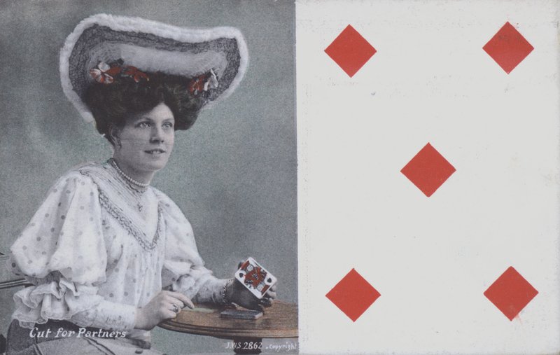 Femme avec des cartes à jouer et le cinq de carreau - English School