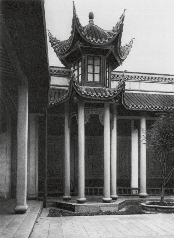 Changshafu, Chen kia tze tang, Hunan, Temple ancestral de la famille Chen, Tour de la cloche dans la cour principale - Ernst Boerschmann