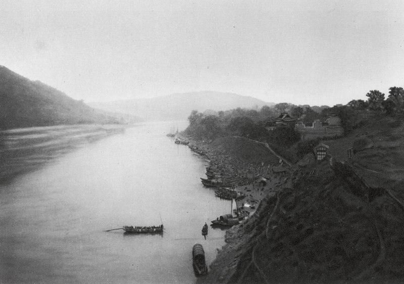 Suchoufou, Sichuan, vue de la ville sur la rivière Min - Ernst Boerschmann