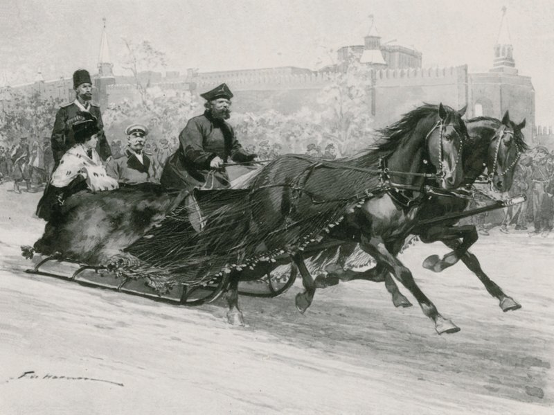 Un traîneau avec filet de soie bleue, pour empêcher la neige de pulvériser les occupants, le Kremlin en arrière-plan - Frederic de Haenen