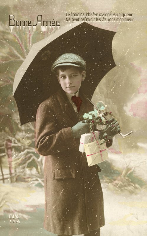 Beau garçon bien habillé, debout dans la neige avec un parapluie - French Photographer