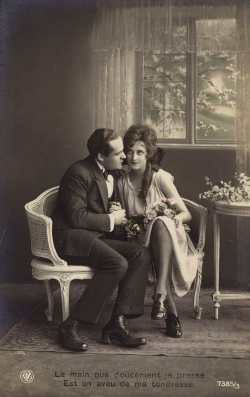 La main que je presse doucement est une confession de mon amour - French Photographer