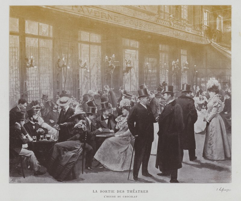 Spectateurs devant la Taverne Pousset à Paris après une représentation - French Photographer