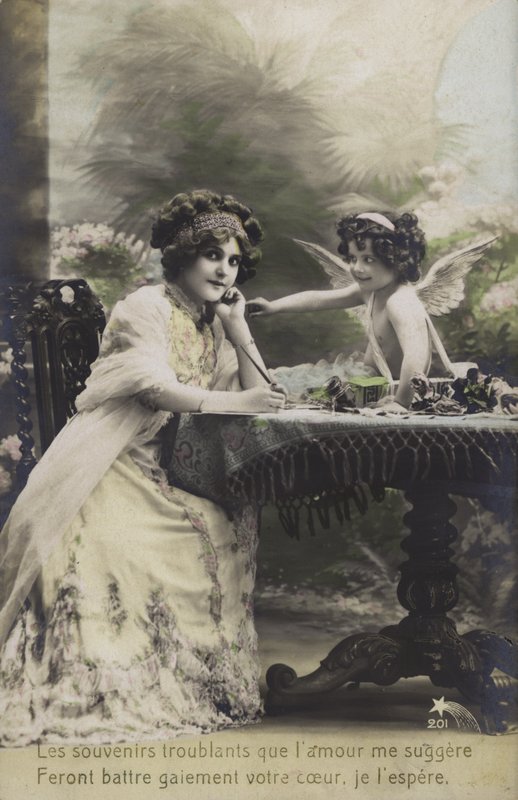 Femme et un enfant déguisé en chérubin - French Photographer