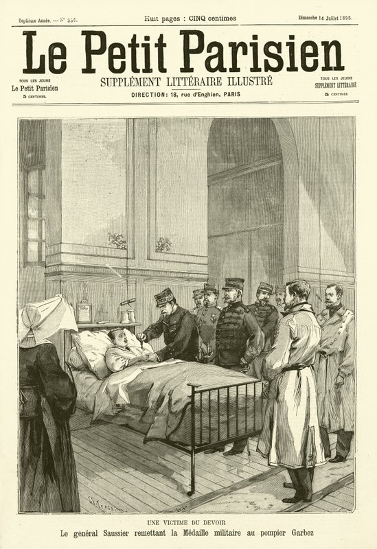 Le général Saussier remettant la médaille militaire française à un pompier nommé Garbez, blessé en service (gravure) - French School