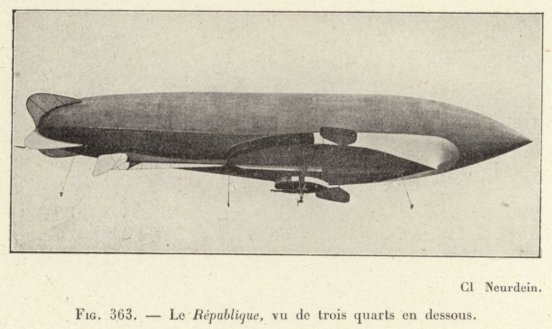 Le République, vu de trois quarts en dessous - French School