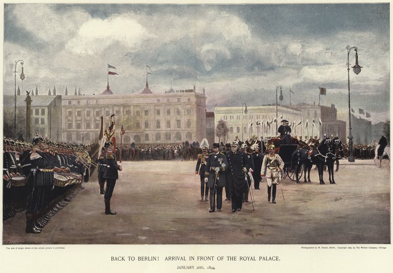 Arrivée devant le Palais Royal - German School