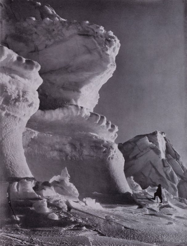 Les bastions de glace du Castle Berg - Herbert Ponting