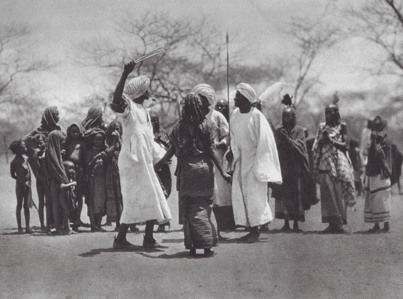 Afrique : danse Aulad Hamid - Hugo Adolf Bernatzik