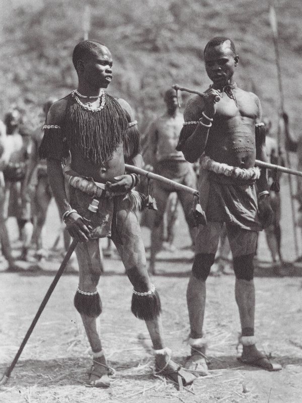 Afrique : Danseurs à hochet Nuba - Hugo Adolf Bernatzik