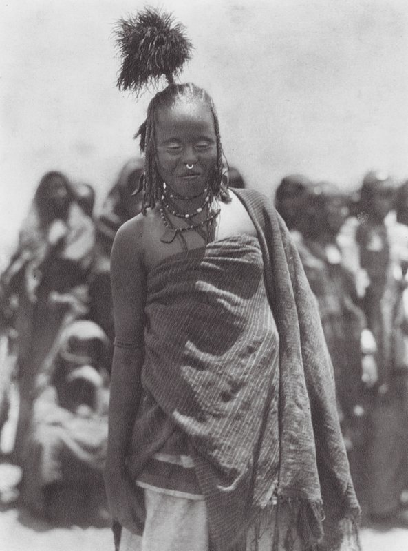 Afrique : Coiffe en plumes d