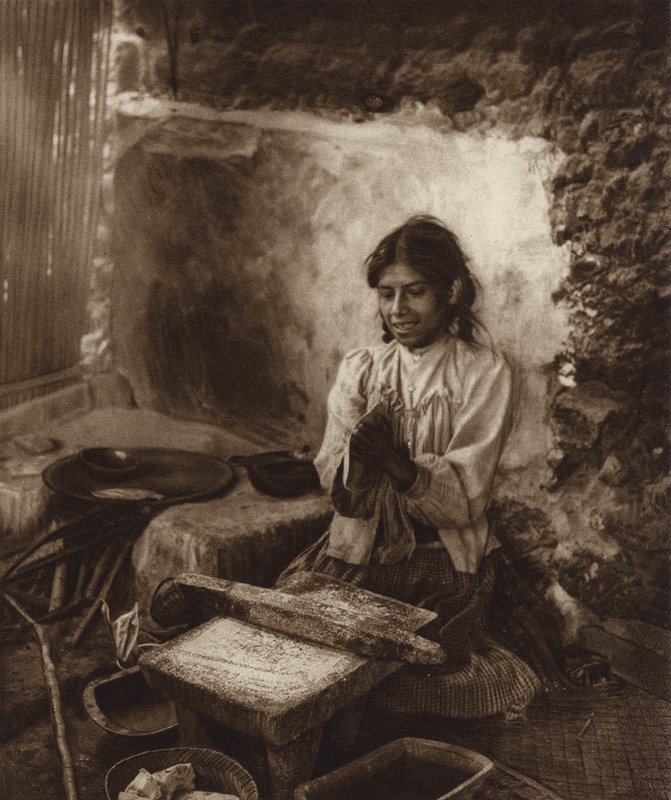 Mexique : cuisson de tortillas de maïs (photo n/b) - Hugo Brehme