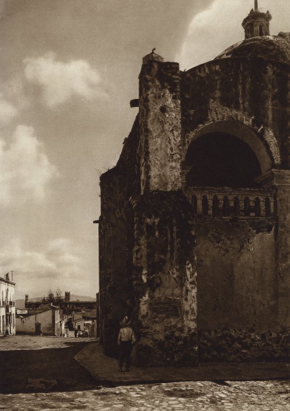 Mexique : Cuernavaca, vue partielle de la cathédrale (photo n/b) - Hugo Brehme