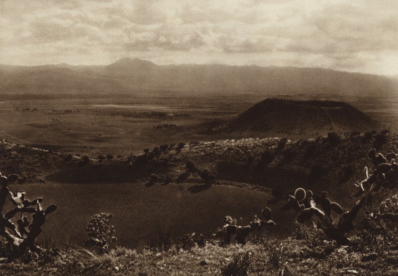 Mexique : La Caldera, volcans éteints dans les environs de la capitale Mexico (photo n/b) - Hugo Brehme
