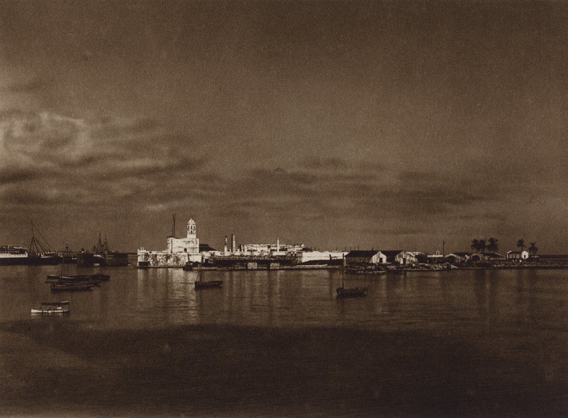Mexique : Panorama du port de Vera Cruz avec le château de San Juan (photo n/b) - Hugo Brehme