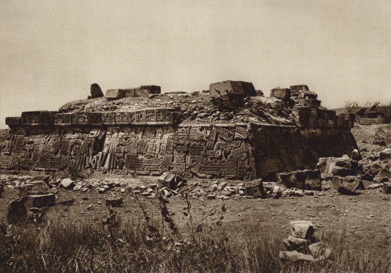 Mexique : Pyramide de Xochicalco, avant la restauration (photo n/b) - Hugo Brehme
