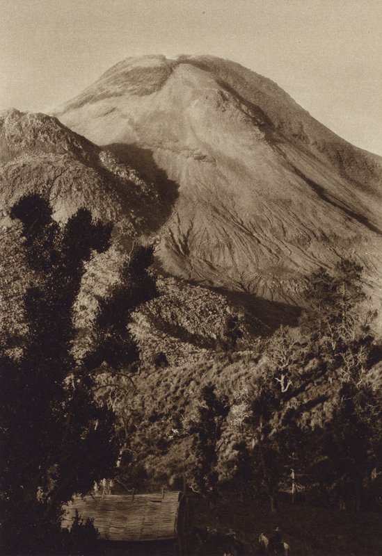 Mexique : Volcan Colima avant les dernières éruptions (photo n/b) - Hugo Brehme