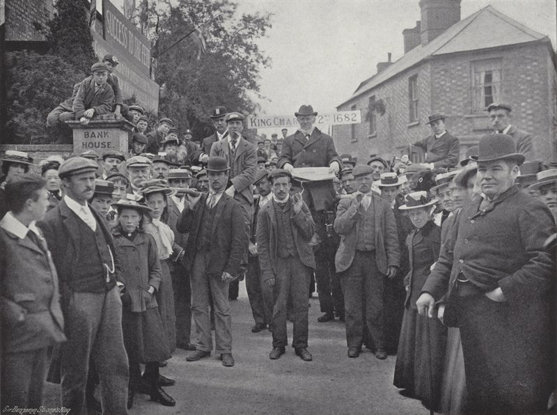 Foire du mât de Corby, le président avec la charte - J. Benjamin Stone