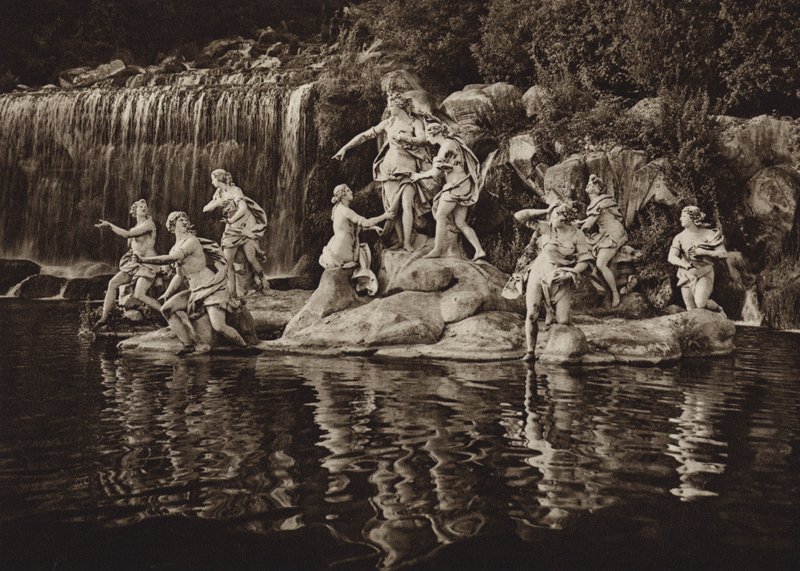 Italie : Caserta, Groupe de Diane, dans le parc - Kurt Hielscher