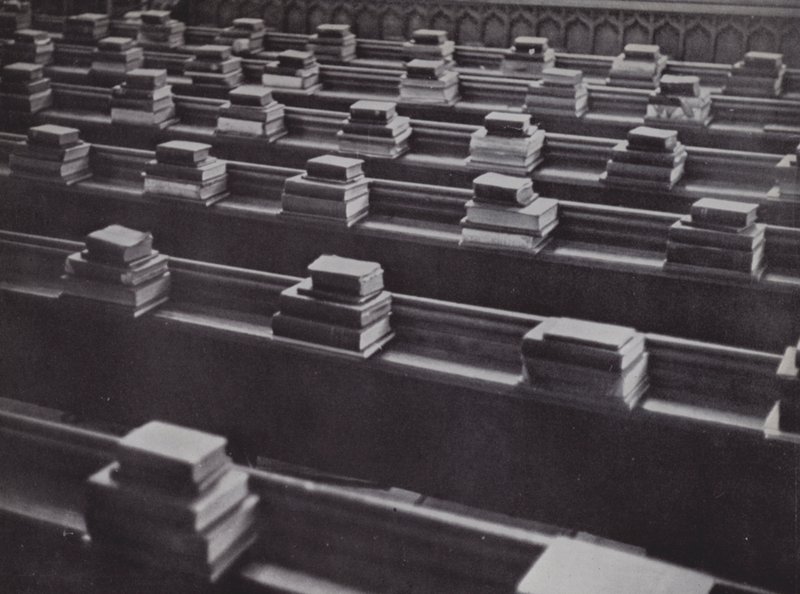 Livres dans la chapelle, Eton - Laszlo Moholy Nagy