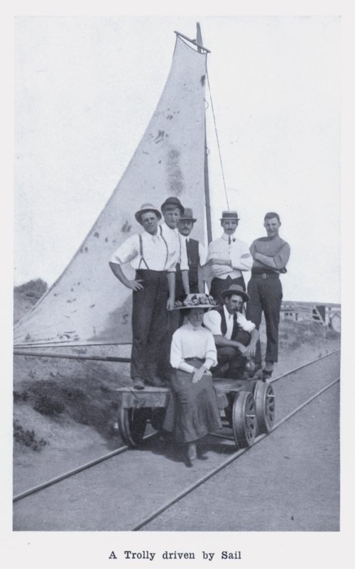 Un chariot conduit par une voile - Photographer Australian