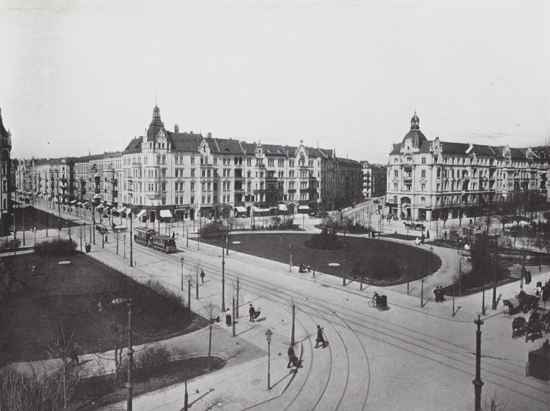 Charlottenburg, Place Savigny - Photographer German