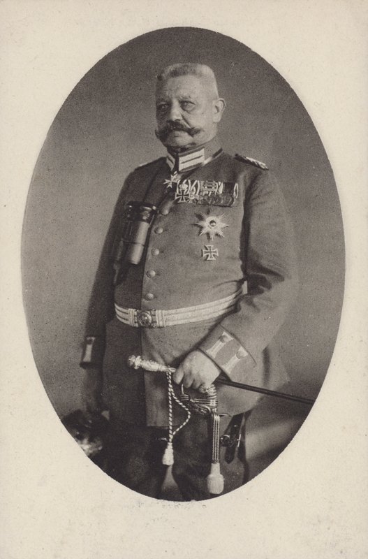 Maréchal Paul von Hindenburg, commandant de l
