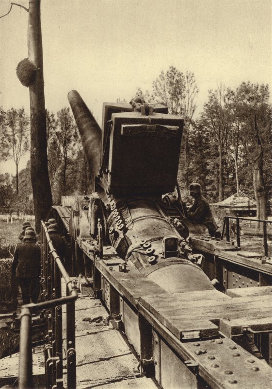 Canon ferroviaire allemand de 380 mm du type utilisé dans les bombardements de Verdun et Dunkerque, France, Première Guerre mondiale - Photographer German