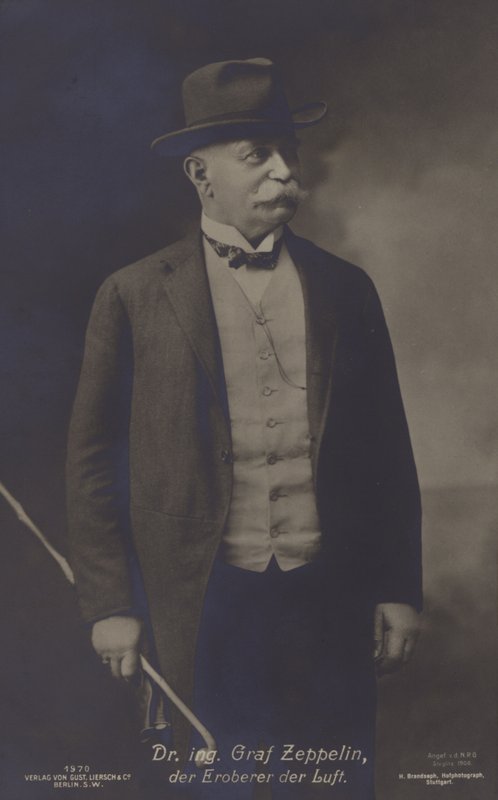 Graf Ferdinand von Zeppelin, concepteur et constructeur de dirigeables allemand - Photographer German