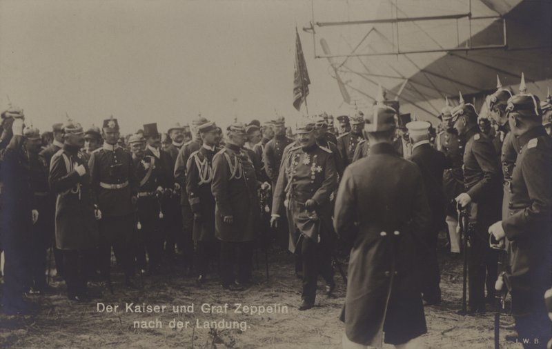 Kaiser Wilhelm II et le constructeur de dirigeables allemand Graf Ferdinand von Zeppelin après l