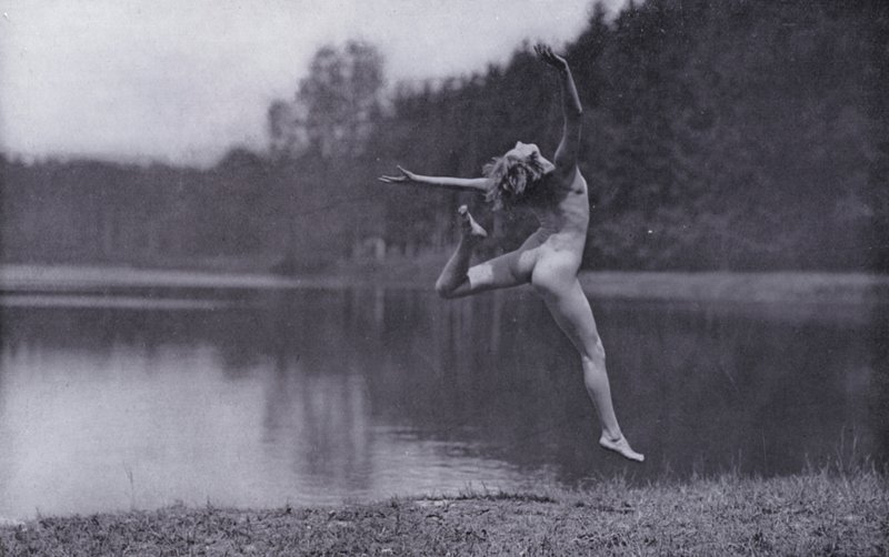 Le Corps Beau, Culture Physique pour Femmes (photo b/n) - Photographer German