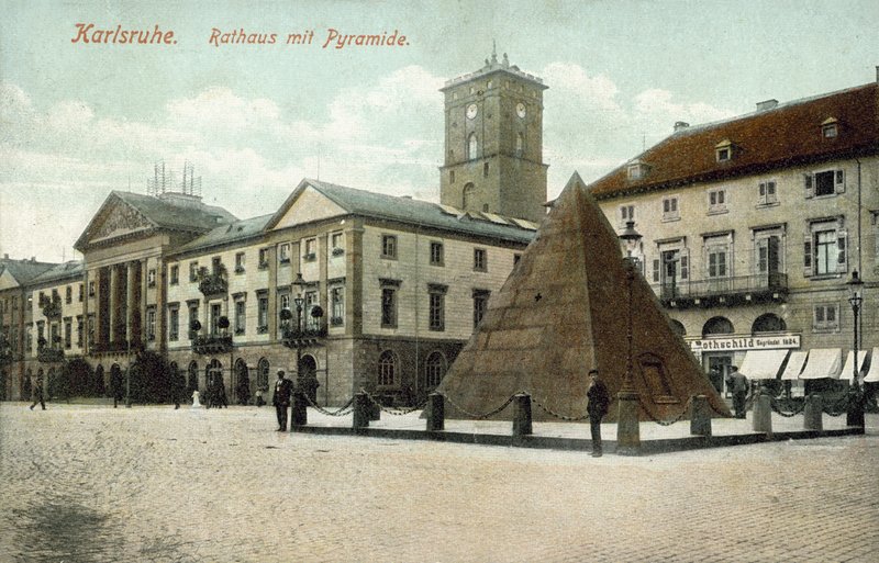 Hôtel de ville et pyramide, Karlsruhe, Allemagne - Photographer German