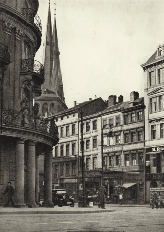 Berlin : Blick in die Poststrasse - Sasha Stone