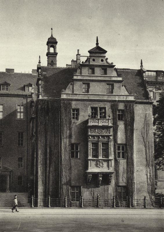 Berlin: Schloss-Apotheke - Sasha Stone