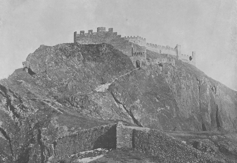 Sion, Les Ruines du Château de Tourbillon (photo n/b) - Swiss Photographer