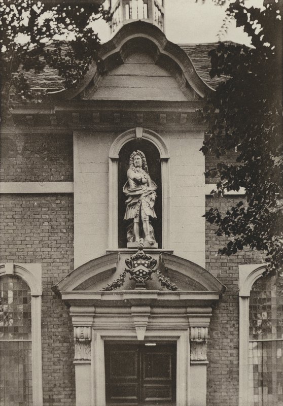 Porte, Berkeley Almshouses, Worcester - William Galsworthy Davie