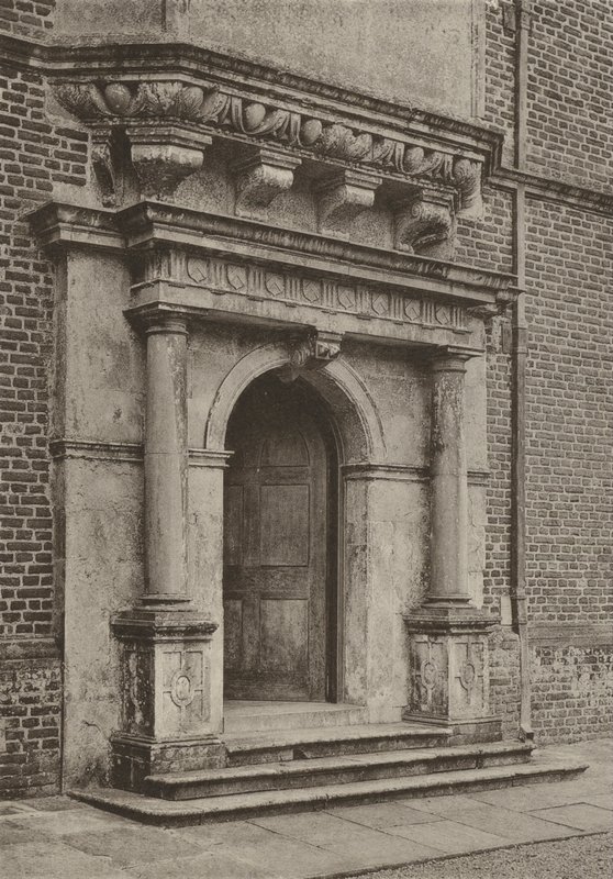 Porte, Aile sud, Hall Cobham (photo n/b) - William Galsworthy Davie