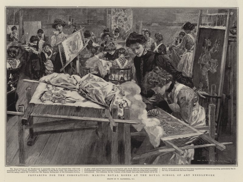 Préparation pour le couronnement, confection des robes royales à l