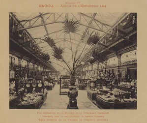 Vue intérieure de la galerie de céramique française